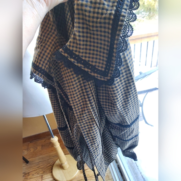 Brown and Black Gingham Blouse with Lace Trim And Tie Front - Picture 9 of 11